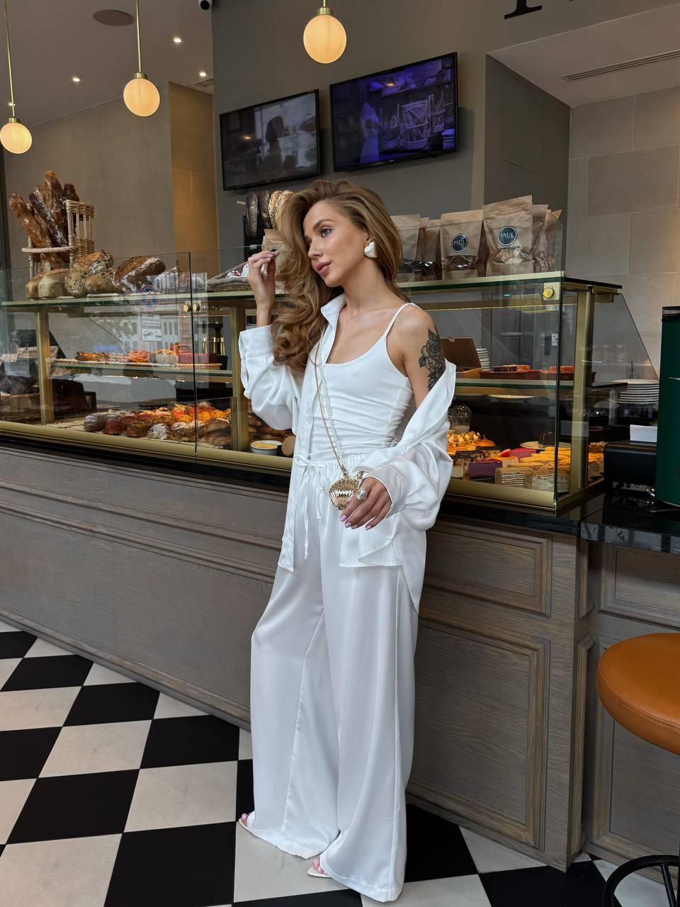 Майка на тонких бретелях шампань