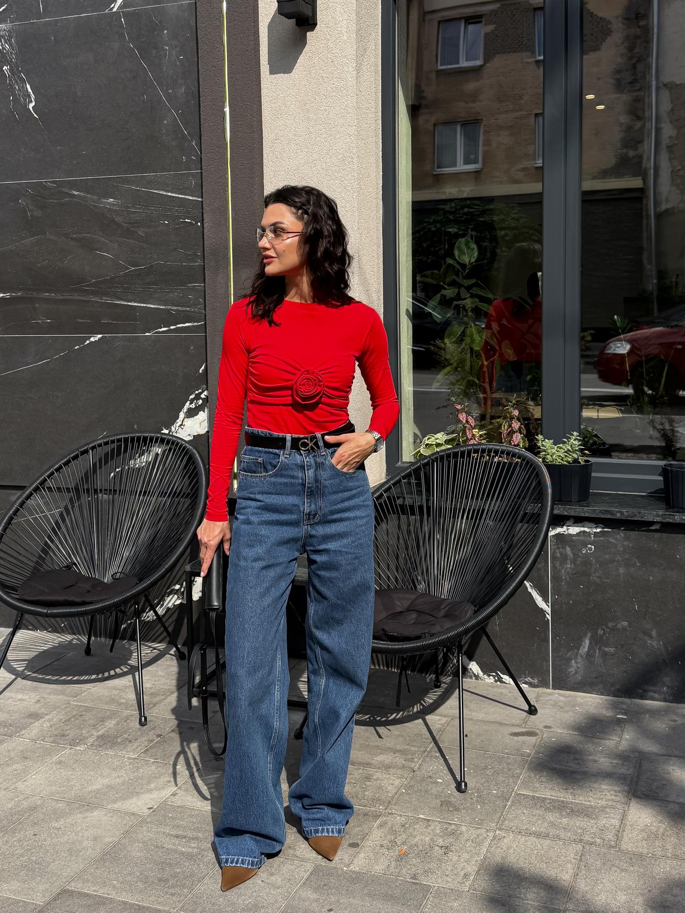 Лонг з трояндою на грудях червоний