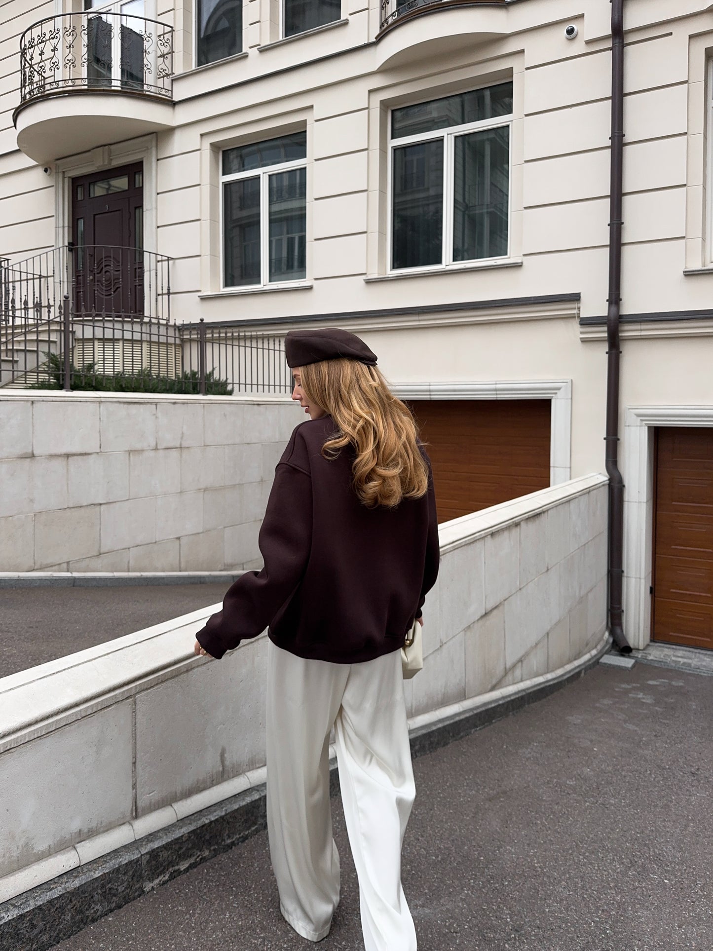 Світшот з вишивкою