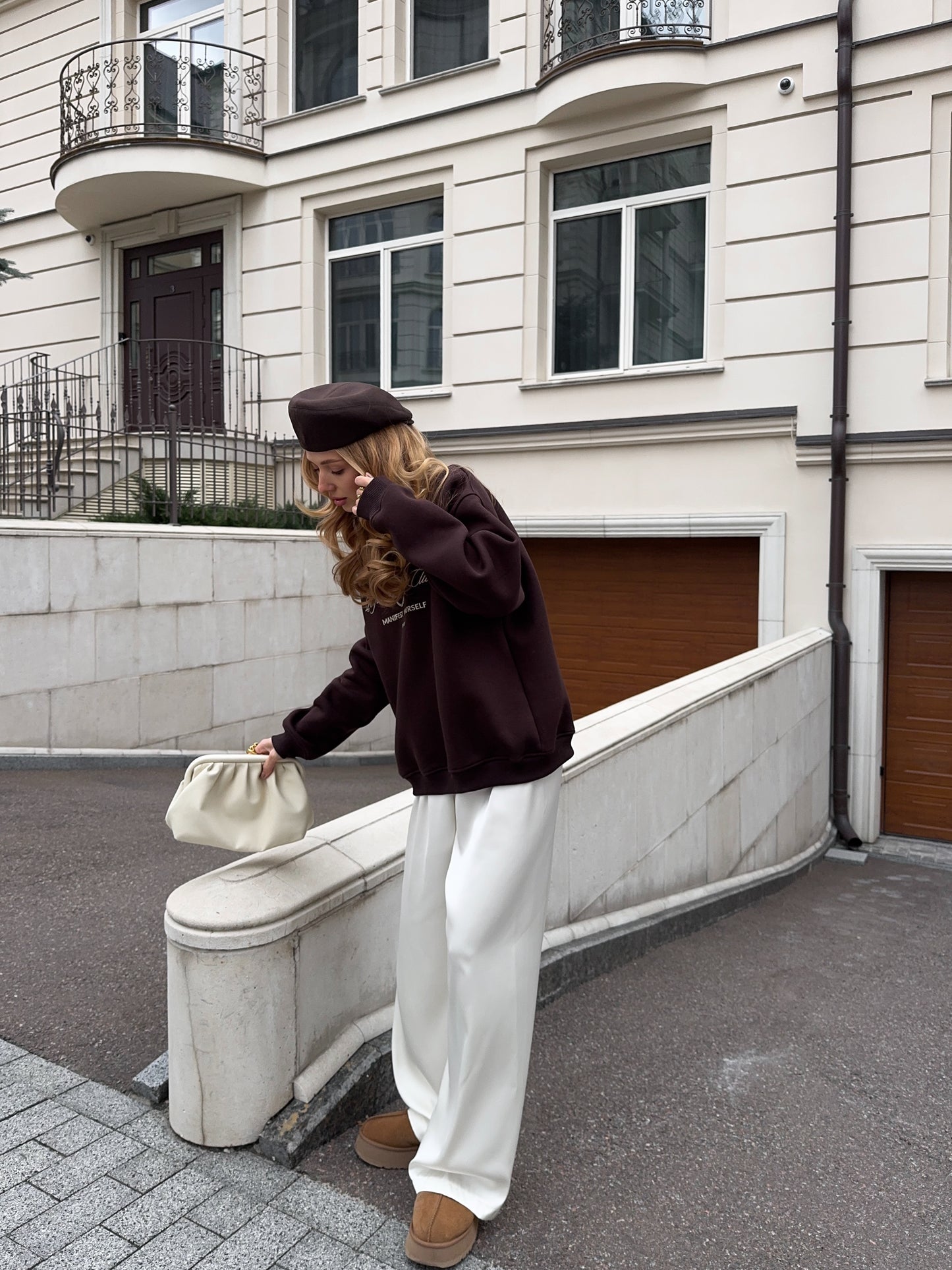 Світшот з вишивкою