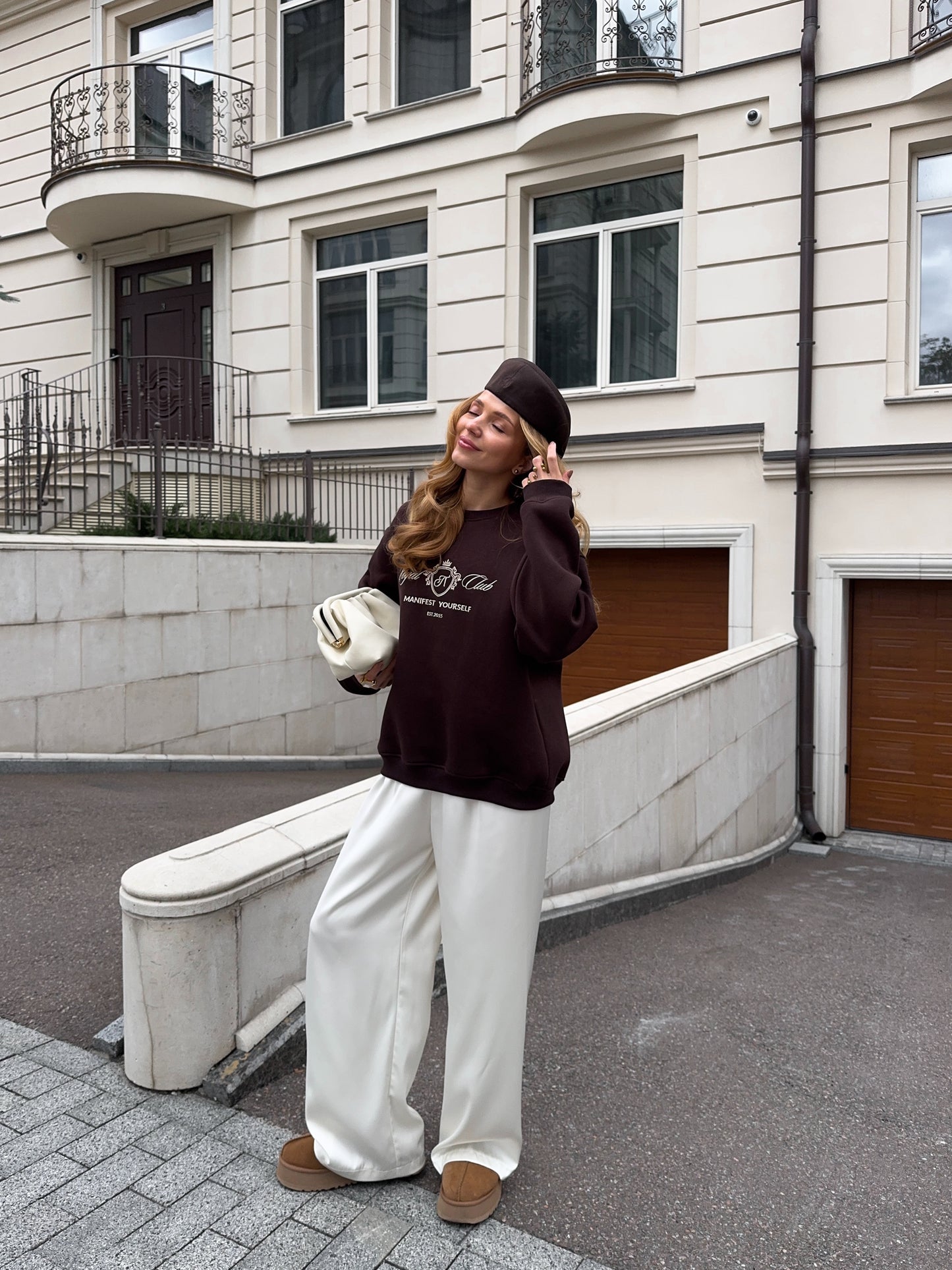 Світшот з вишивкою