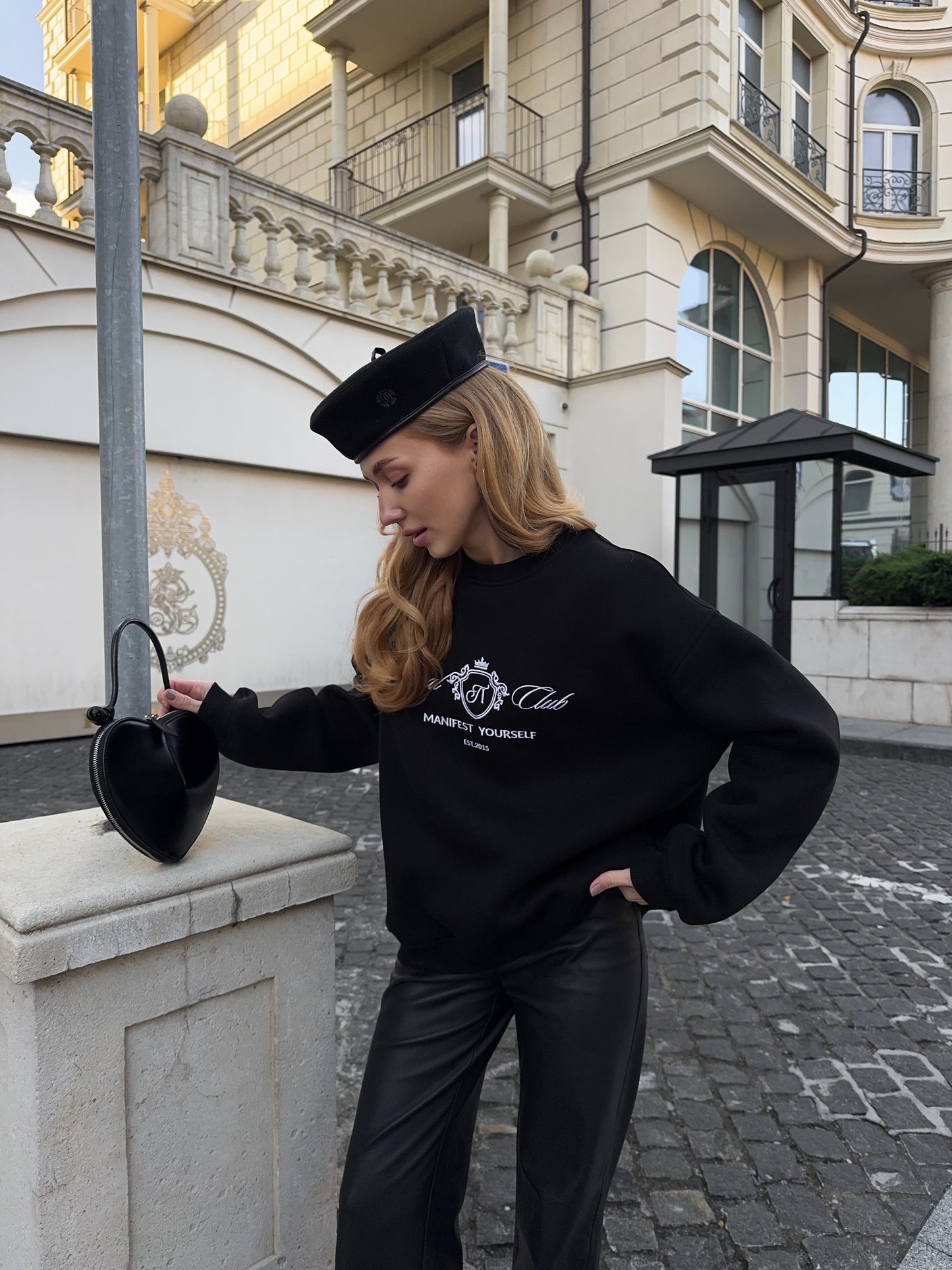 Світшот з вишивкою