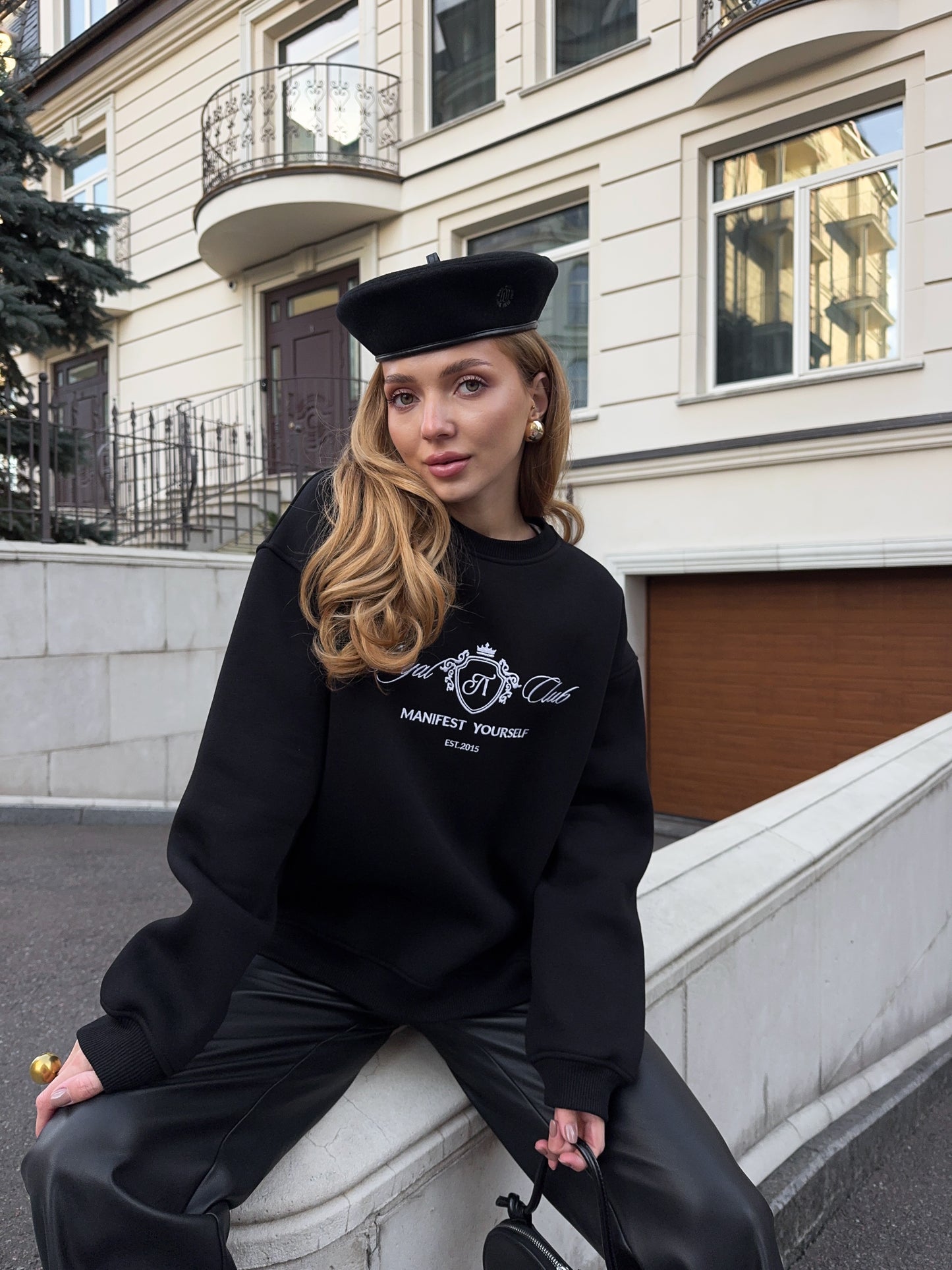 Світшот з вишивкою