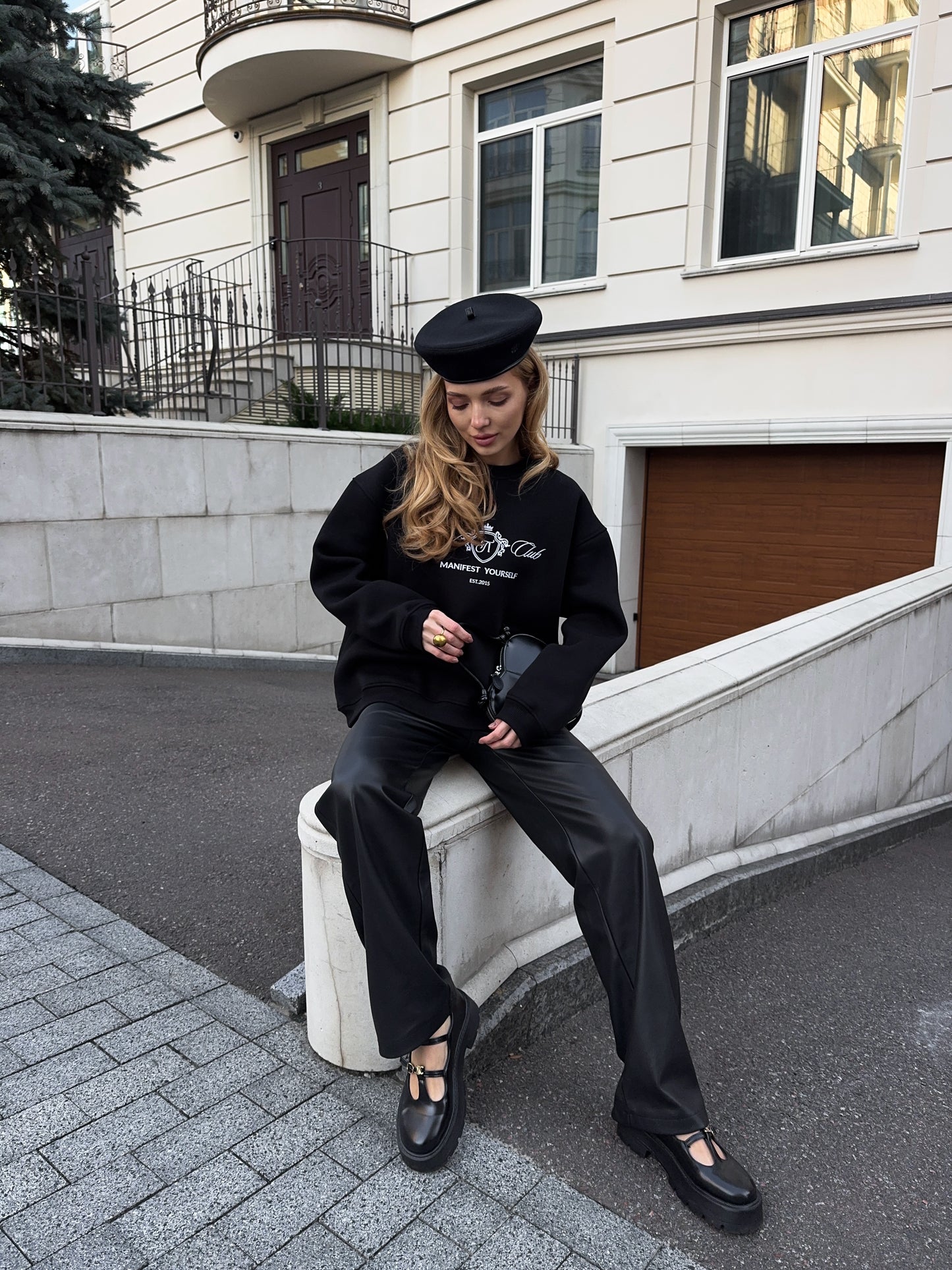 Світшот з вишивкою