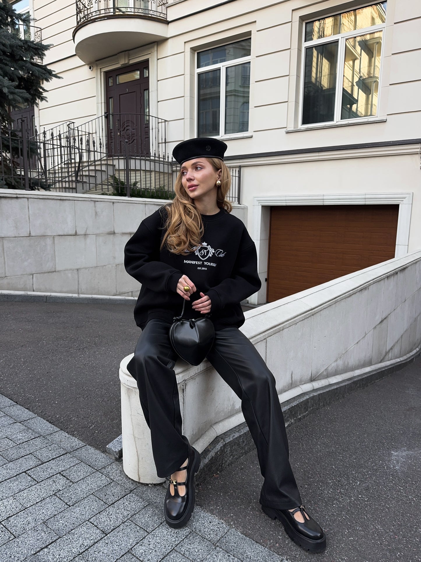 Світшот з вишивкою