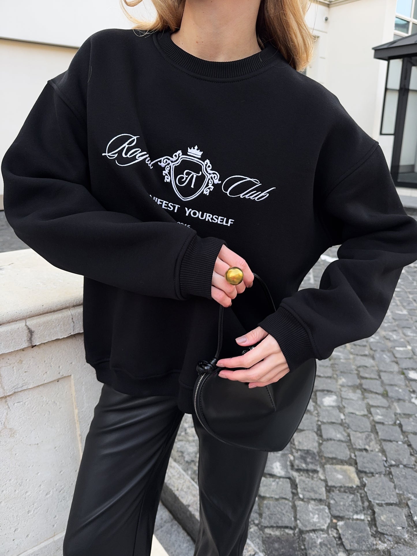 Світшот з вишивкою