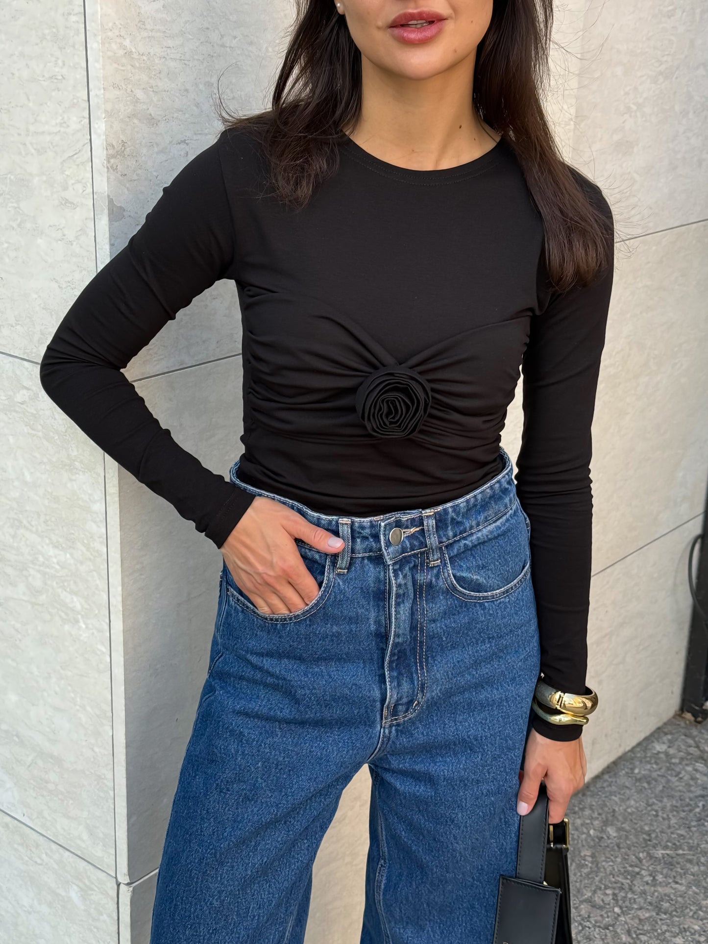 Лонгслів з трояндою на грудях