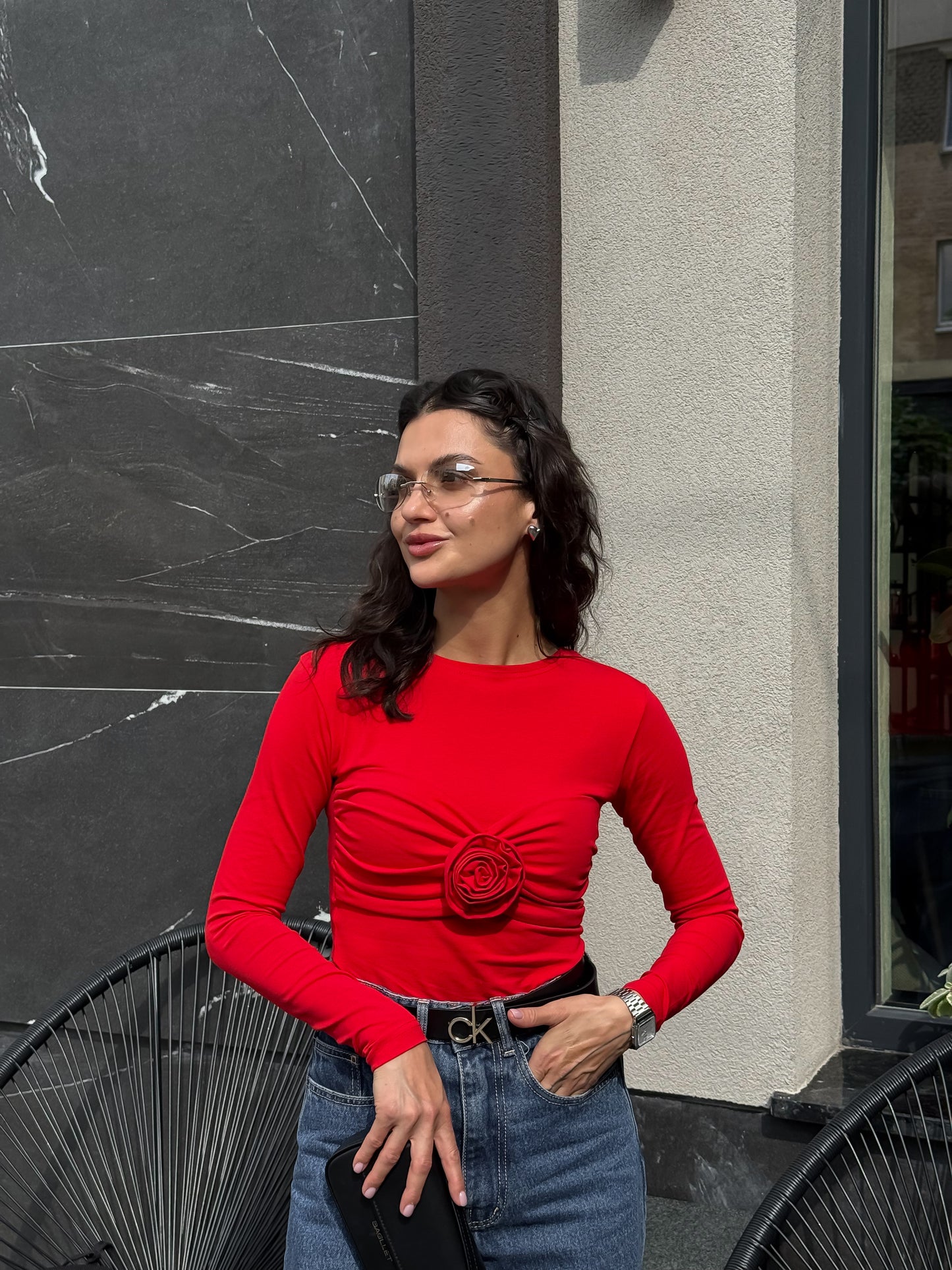 Лонгслів з трояндою на грудях