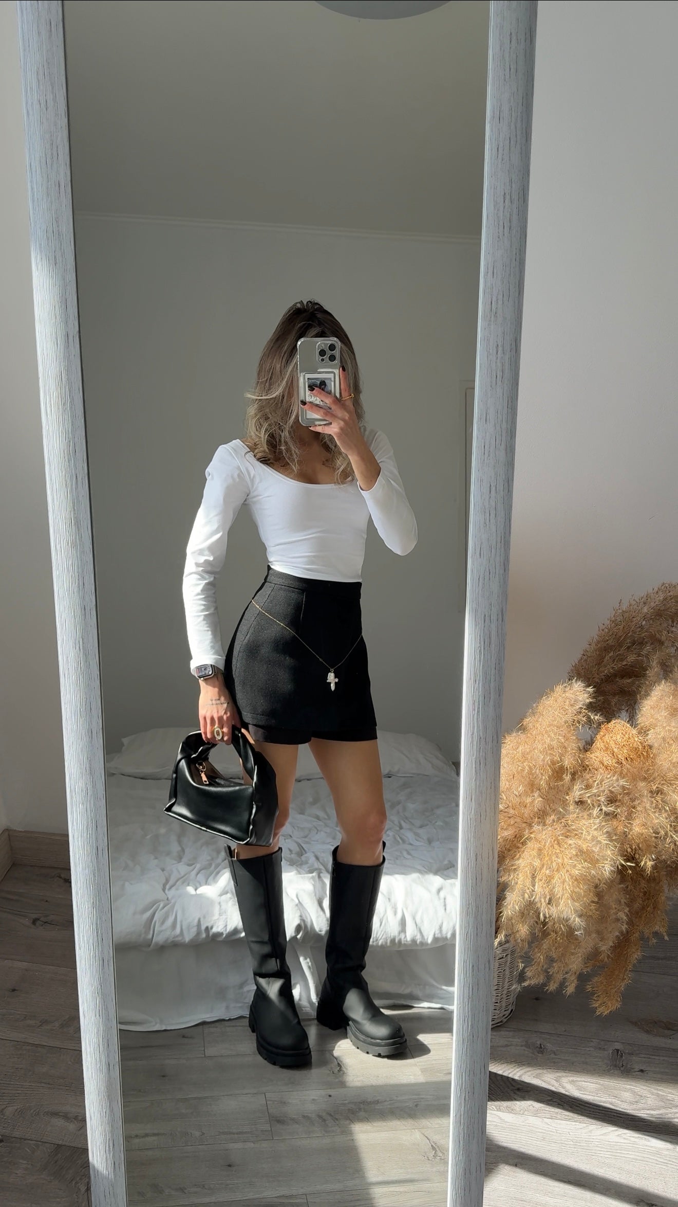 Лонгслів з відкритим декольте