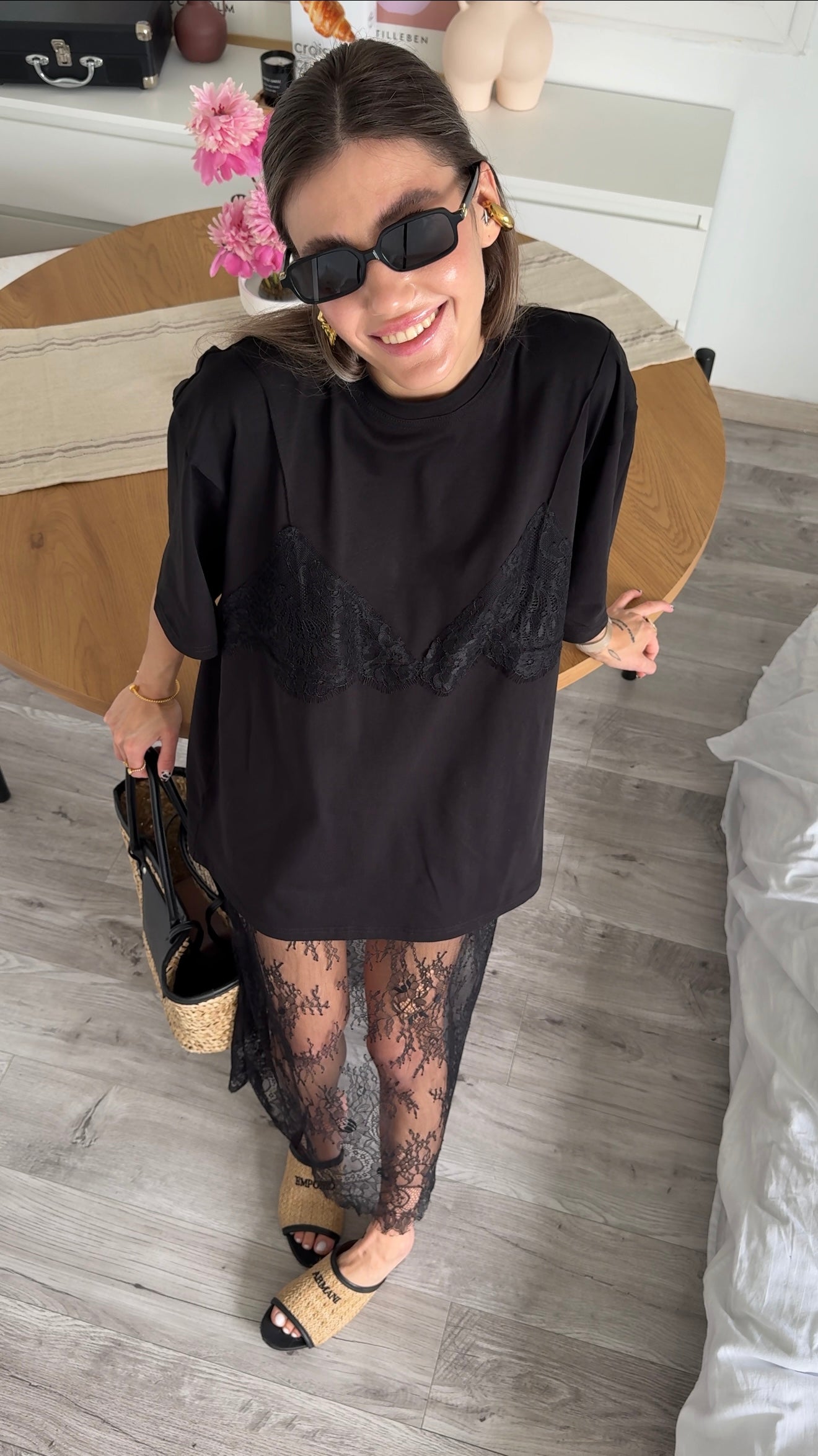 Футболка з мереживним ліфом