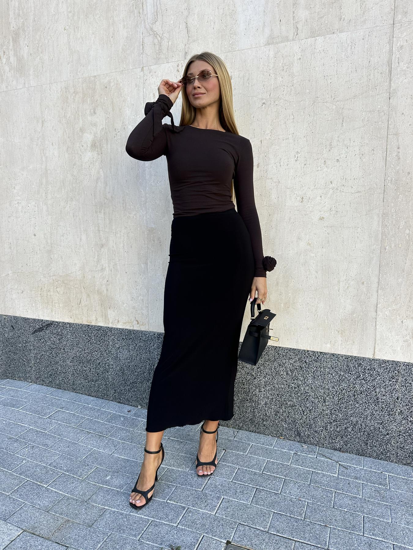 Лонг з трояндами на рукавах шоколад