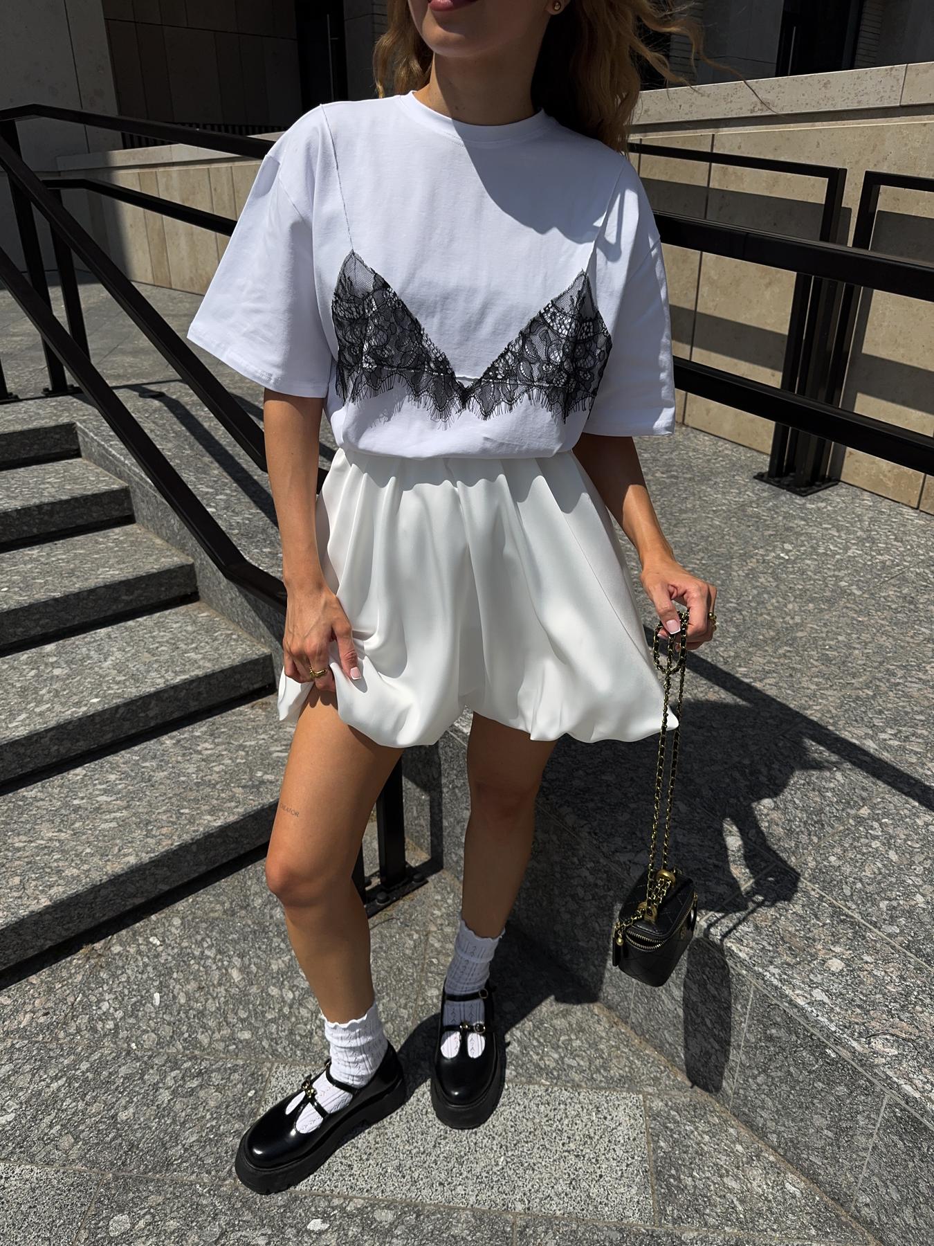 Футболка біла з чорним мереживним ліфом 