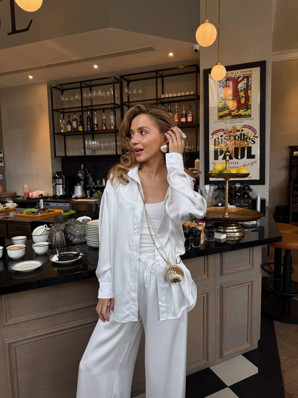 Майка на тонких бретелях шампань