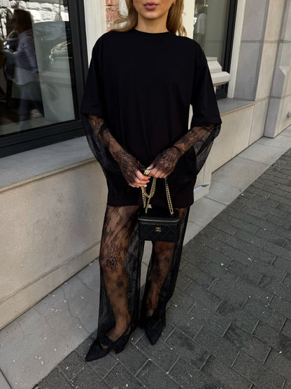 Футболка з мереживними рукавами