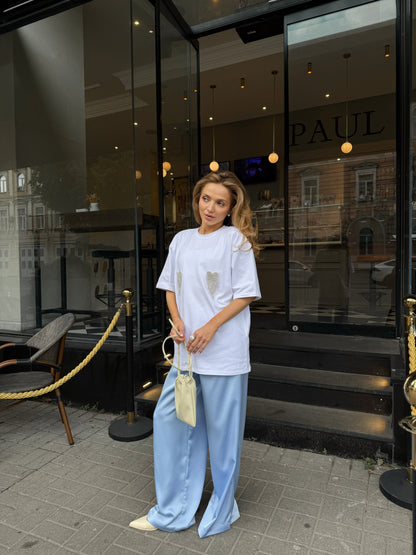 Футболка оверсайз з сердечками з страз