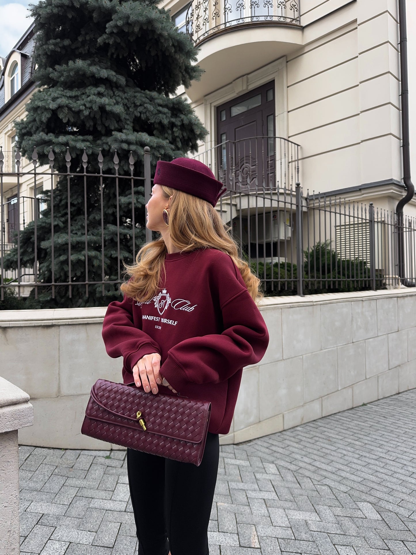 Світшот з вишивкою