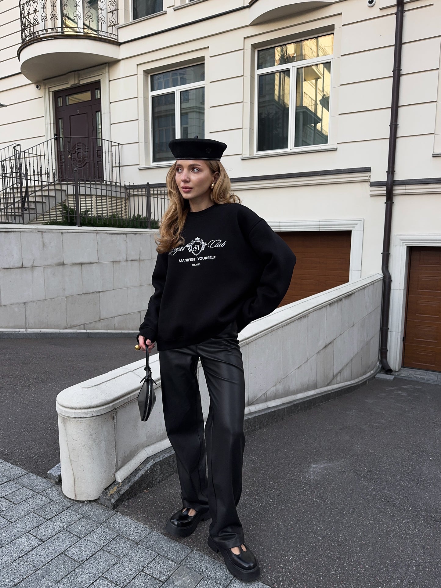 Світшот з вишивкою