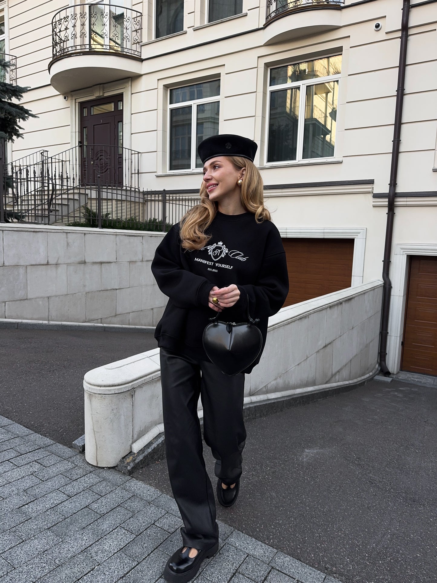 Світшот з вишивкою