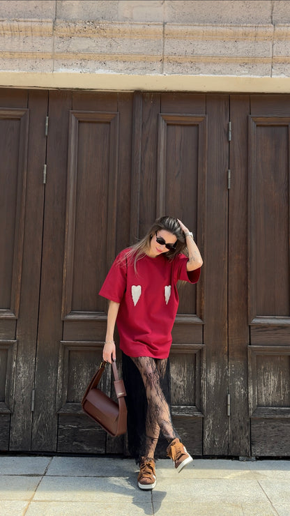 Футболка оверсайз з сердечками з страз