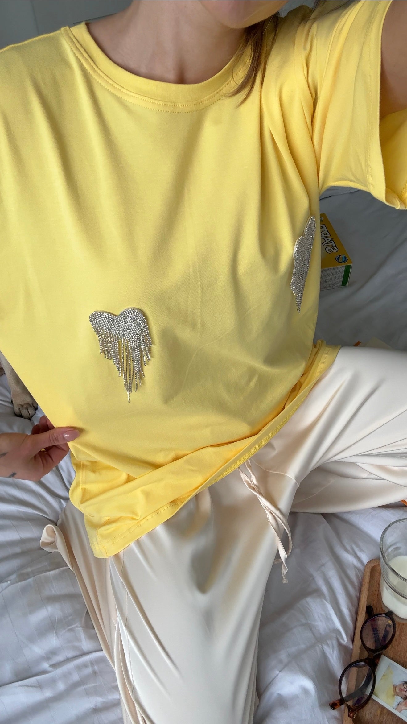 Футболка оверсайз з сердечками з страз