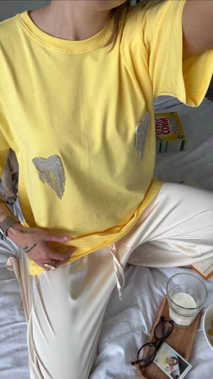 Футболка оверсайз з сердечками з страз