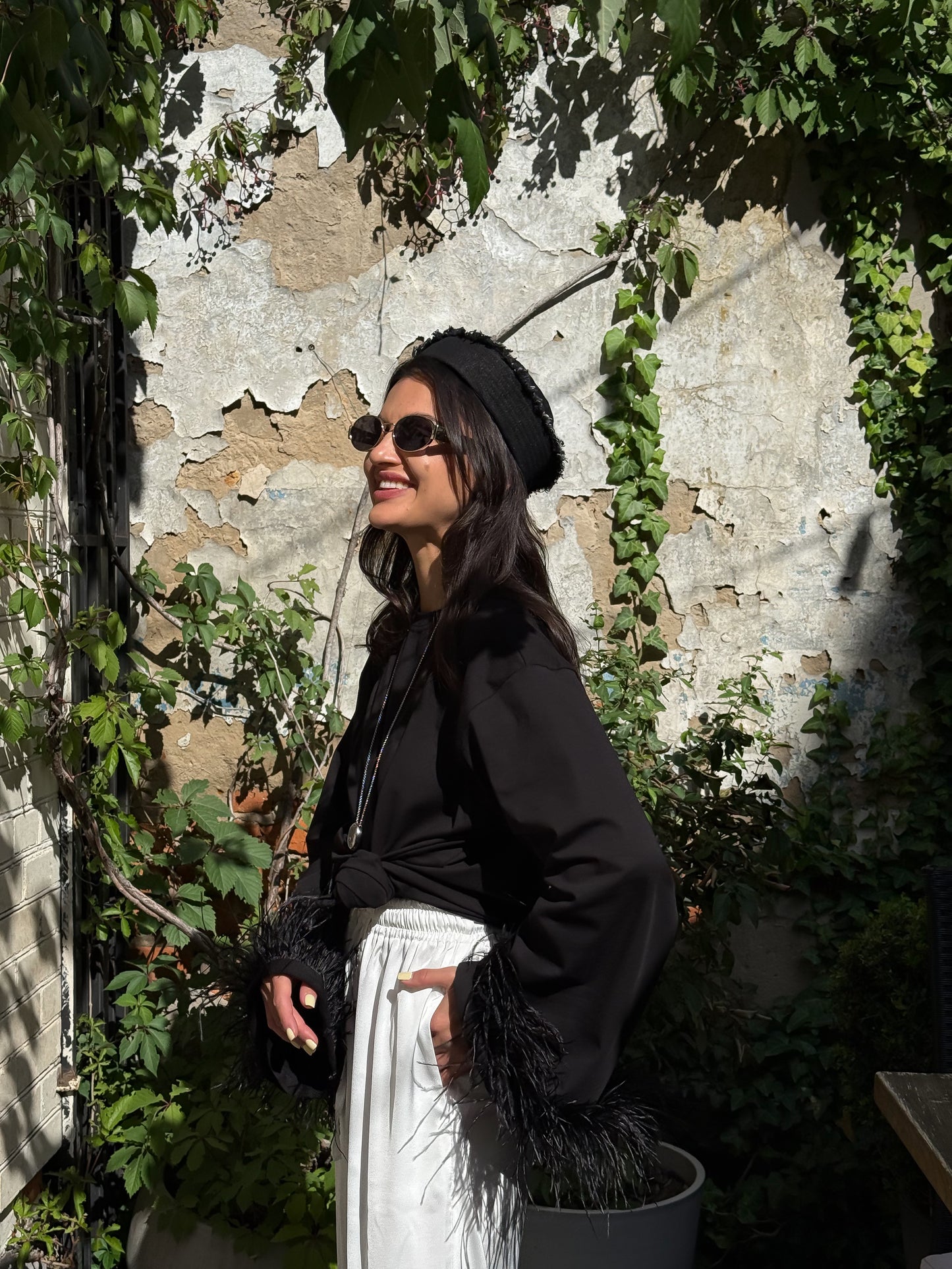 Лонгслів з натуральним страусиним пірʼям