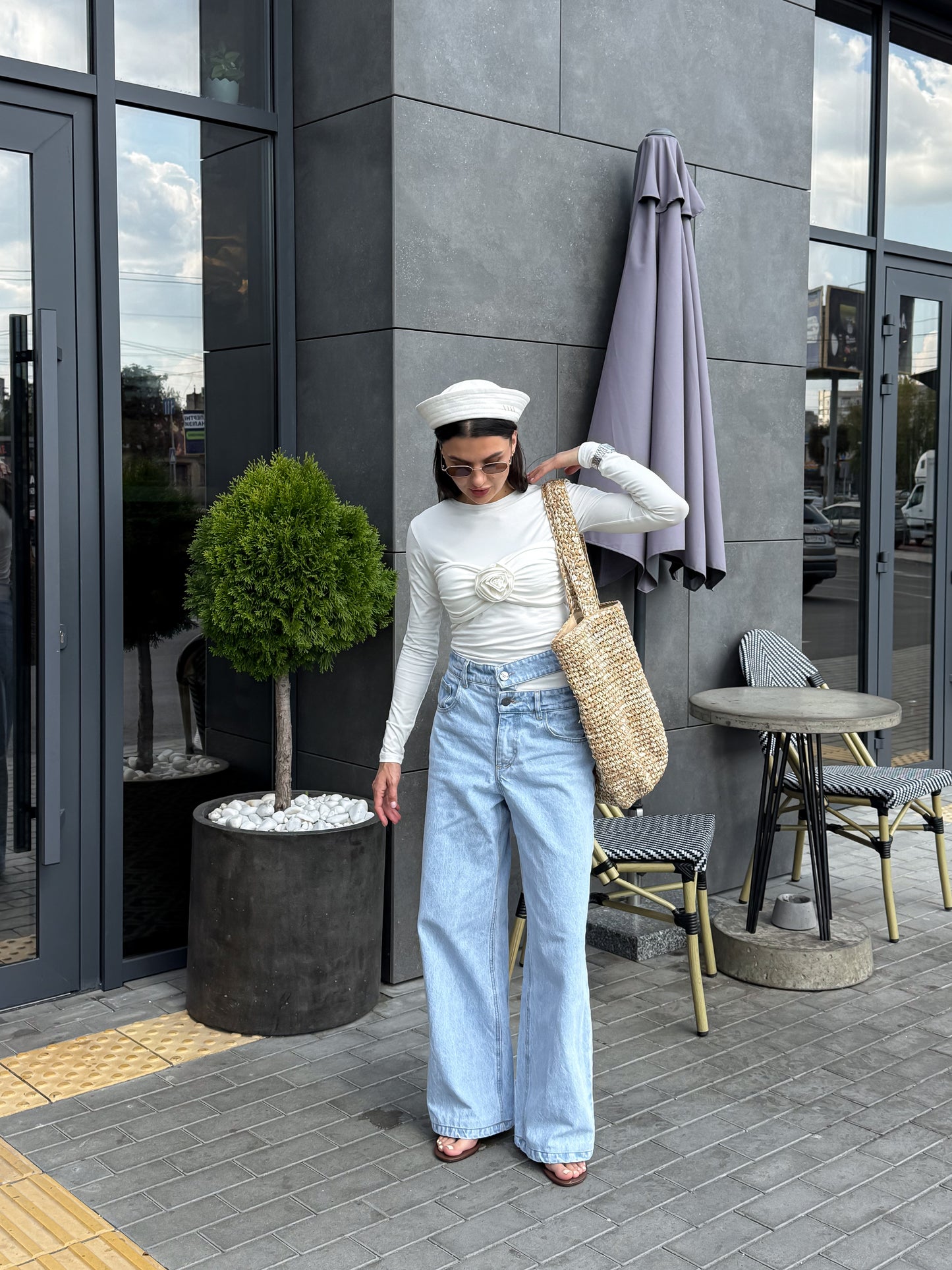 Лонгслів з трояндою на грудях