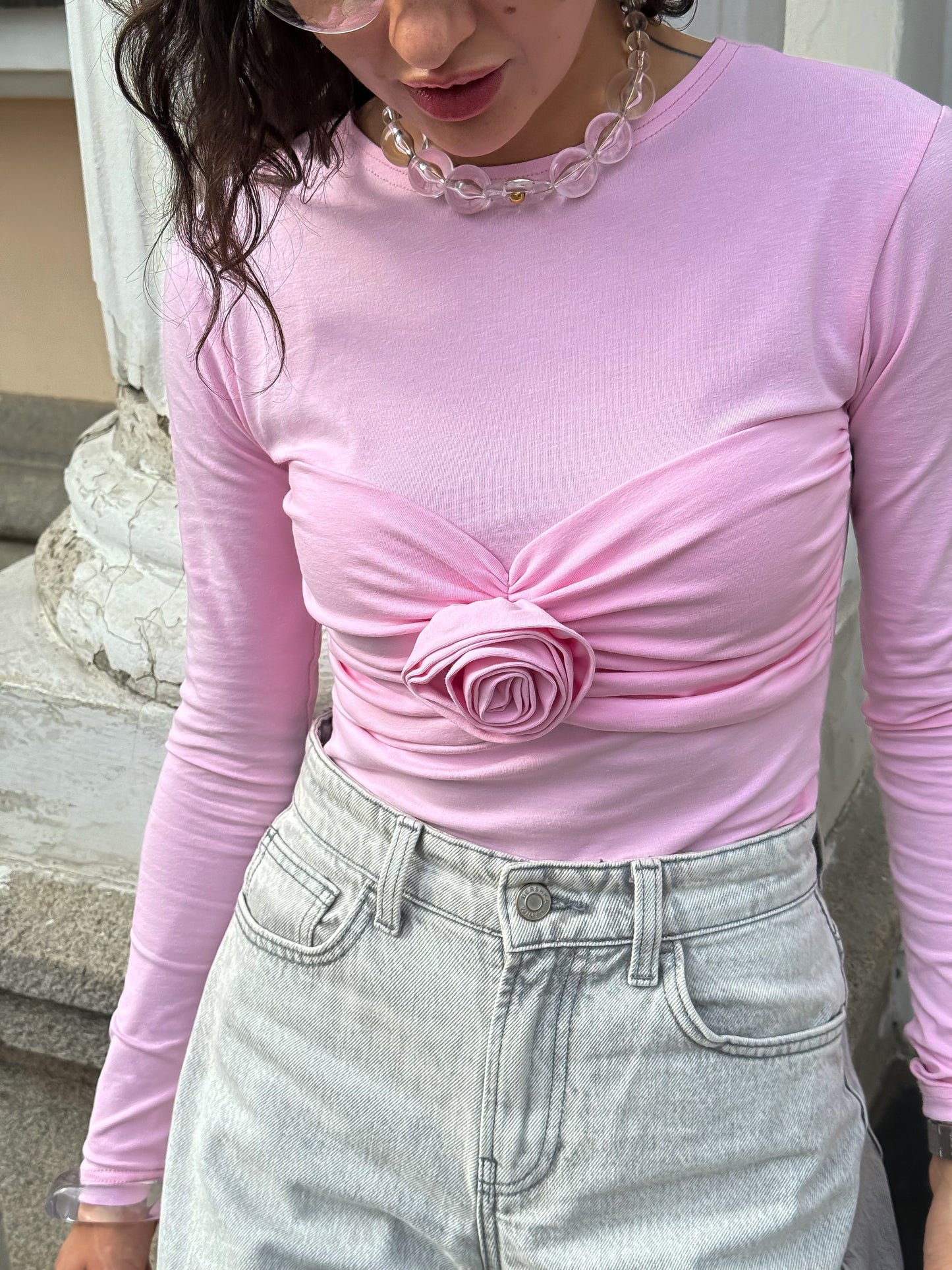 Лонгслів з трояндою на грудях