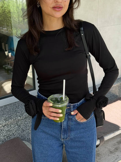 Лонгслів з трояндами на рукавах