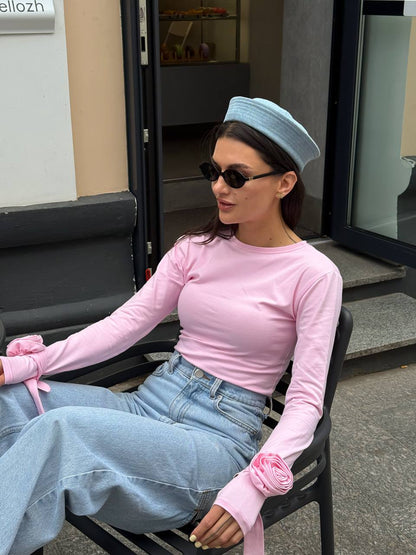 Лонгслів з трояндами на рукавах