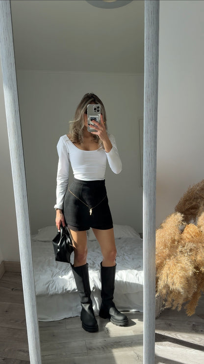 Лонгслів з відкритим декольте