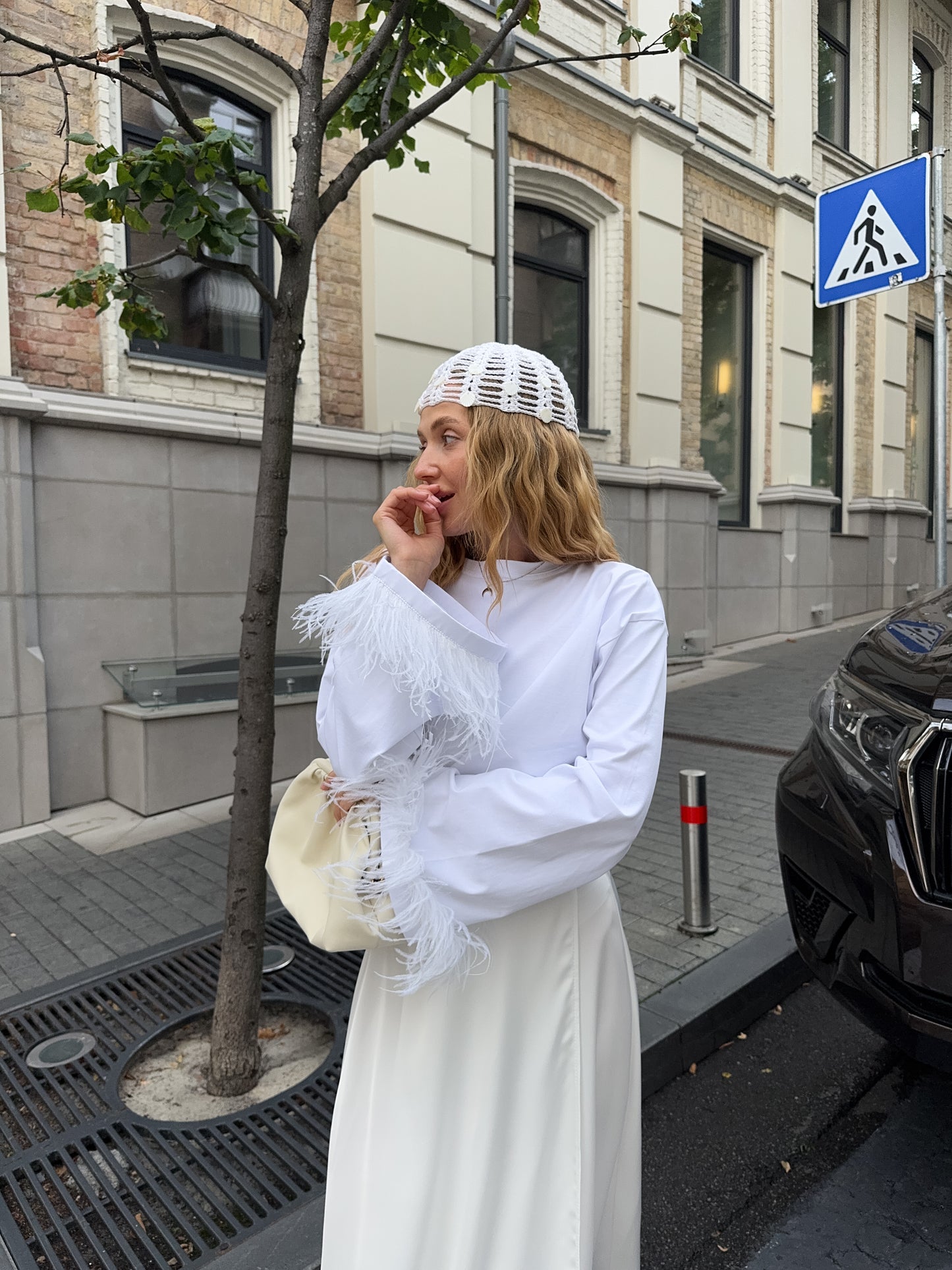 Лонгслів з натуральним страусиним пірʼям