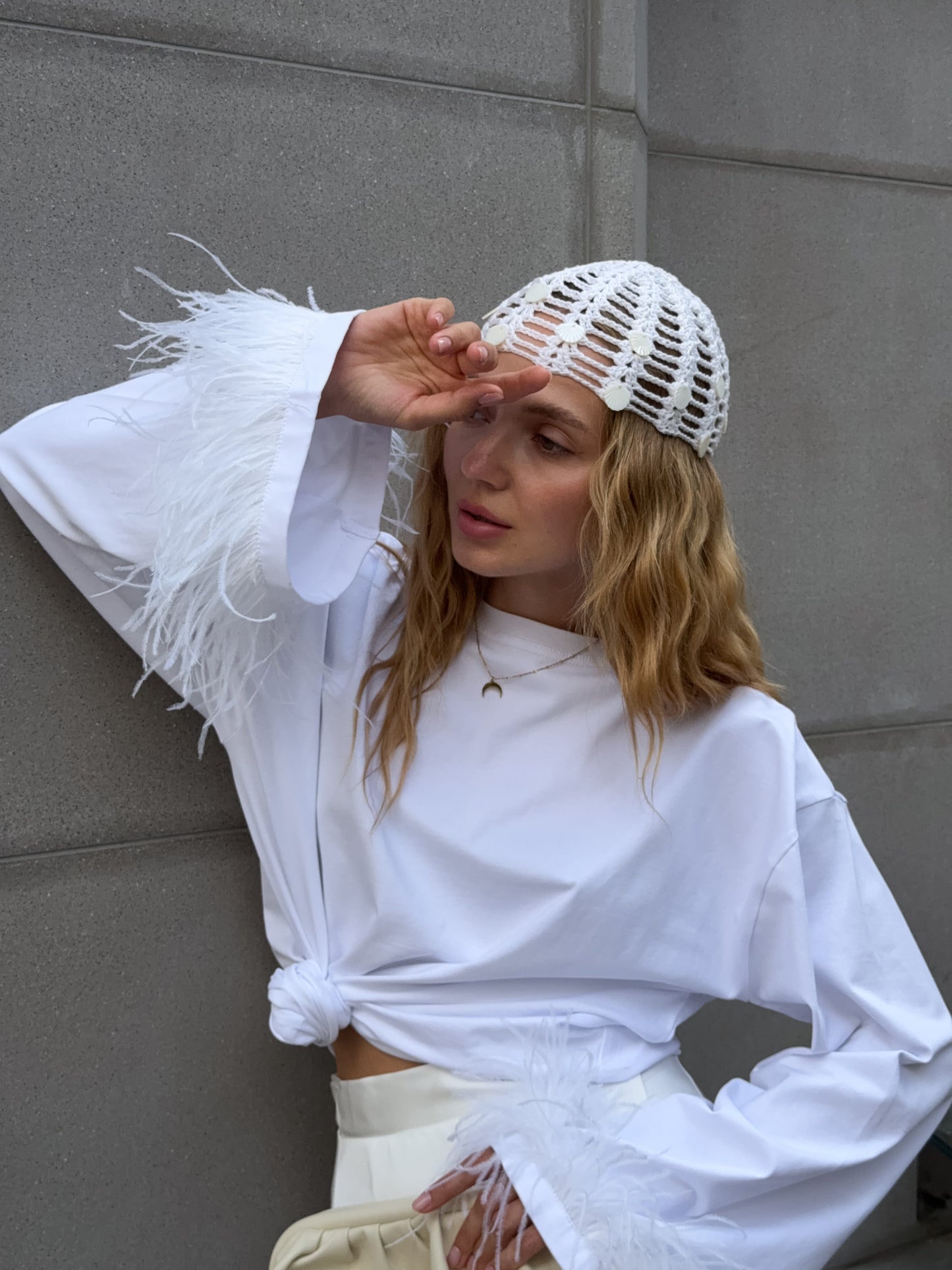 Лонгслів з натуральним страусиним пірʼям