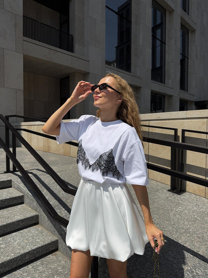 Футболка біла з чорним мереживним ліфом 