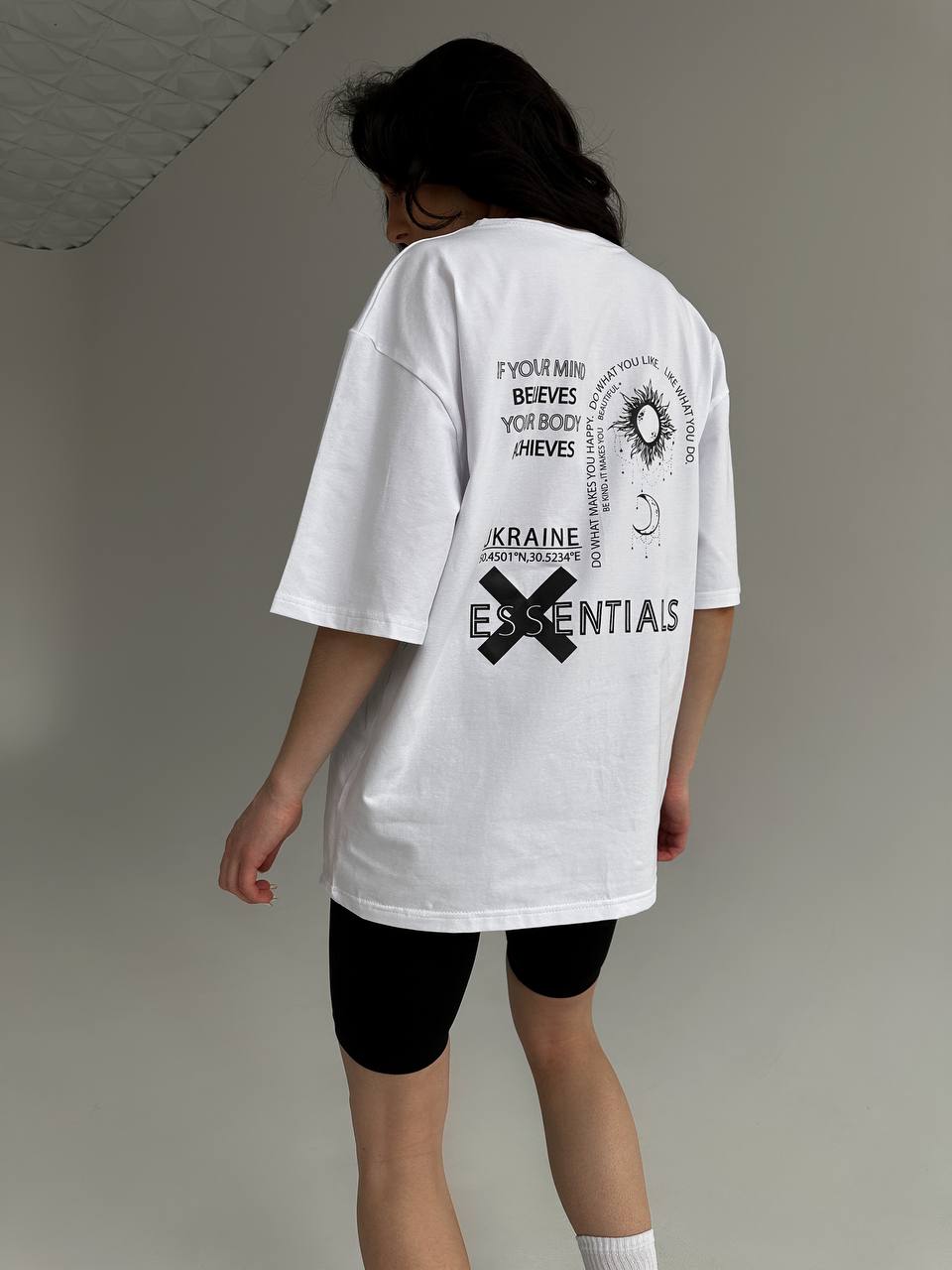 Футболка "Essentials"