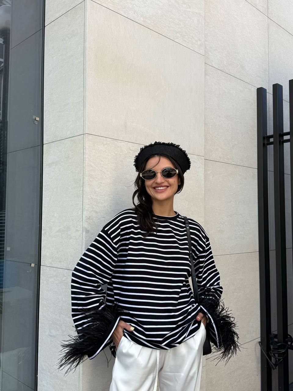 Лонгслів з натуральним страусиним пірʼям